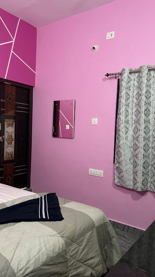 Supritha Homestay Хампи Экстерьер фото