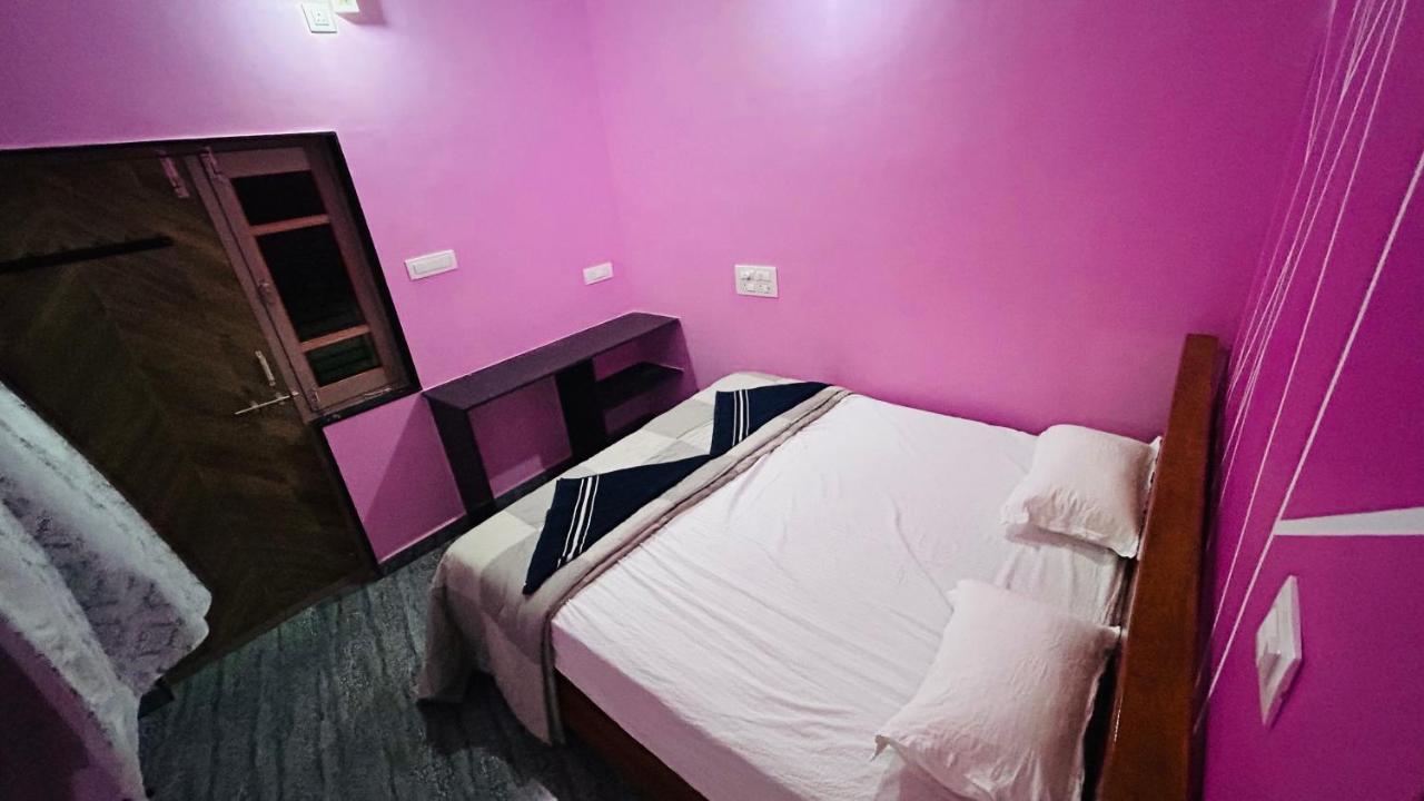 Supritha Homestay Хампи Экстерьер фото